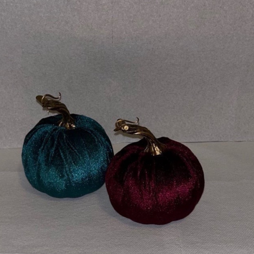 Fall/Halloween Decor: 2 Velvet Lightweight Pumpkins